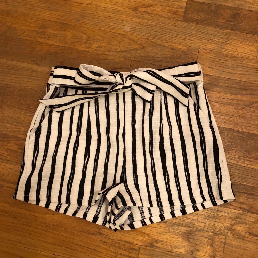 Striped black and white float shorts